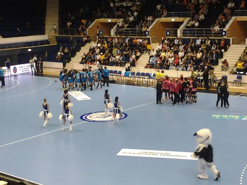 CSM Bucuresti - Corona Brasov 25-19, dupa 12-10 la pauza