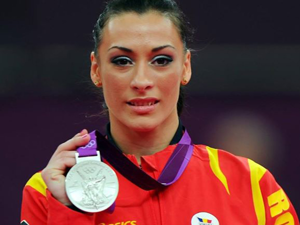 C?t?lina Ponor, portdrapelul României la J.O.