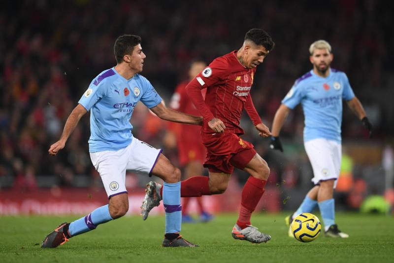 Liverpool spulbera pe Manchester City